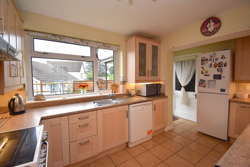 Kitchen- click for photo gallery